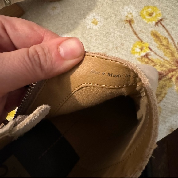 Dolce Vita Ankle Boot, Tan or Buck Color, Size 9, Heeled Leather Bootie - Picture 10 of 11